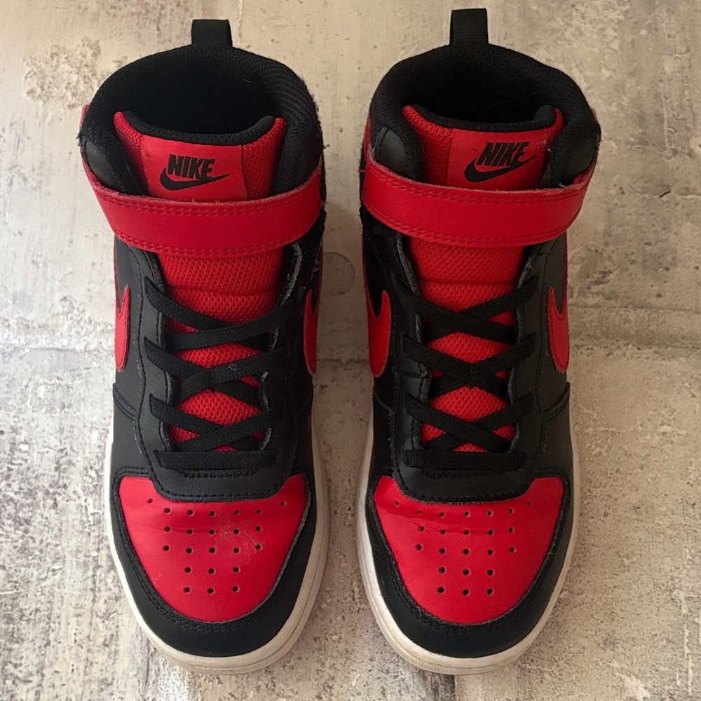 Nike Kids Black and Red Sneakers